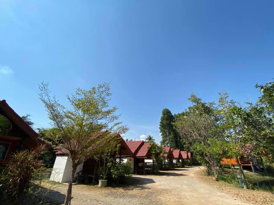 Baan Suan Sukjai Resort Chaiyaphum Exterior photo