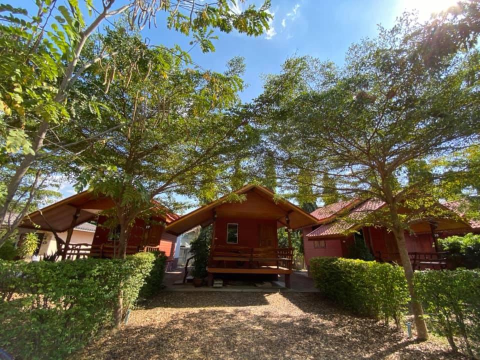 Baan Suan Sukjai Resort Chaiyaphum Exterior photo